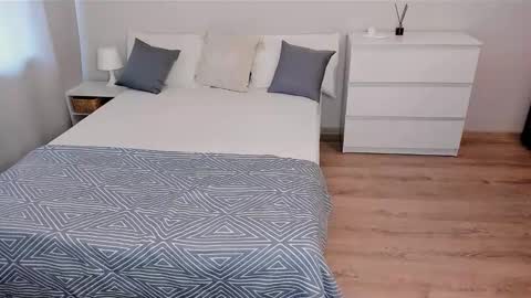 Snapshot of wifealone_x chatting on March 5, 9:27 am Eva online show from March 5, 9:27 am