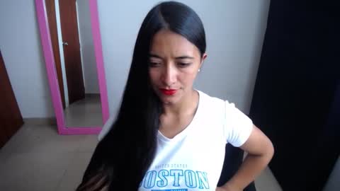 Snapshot of wifhot chatting on February 11, 11:10 am Ilauren online show from February 11, 11:10 am