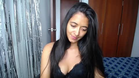 Ilauren online show from June 11, 12:47 pm
