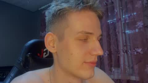 Snapshot of wiiinkyyy chatting on December 5, 6:26 pm wiiinkyyy online show from December 5, 6:26 pm