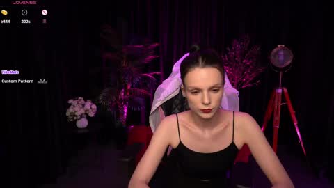 Alice online show from April 5, 3:09 pm