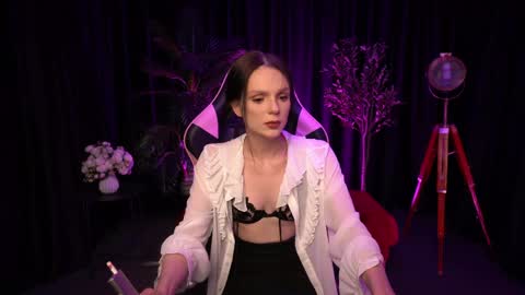 Alice online show from April 18, 3:49 pm