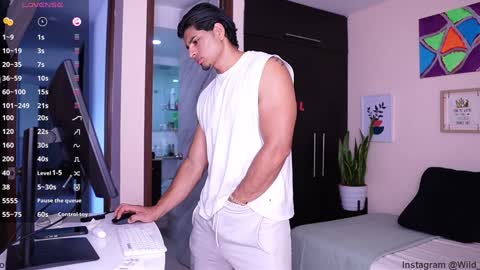 Snapshot of wild_col chatting on January 16, 7:41 pm wild_col online show from January 16, 7:41 pm
