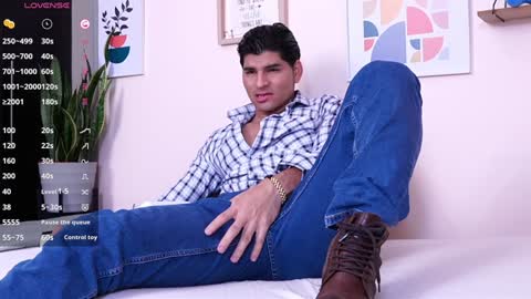 Snapshot of wild_col chatting on January 26, 1:15 pm wild_col online show from January 26, 1:15 pm
