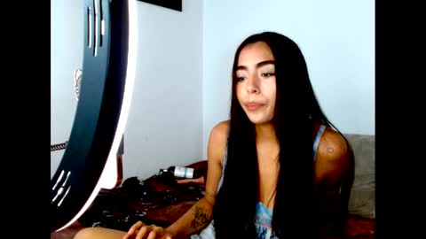 Snapshot of wild_roomxxx chatting on September 26, 12:03 am Wild RoomXxX online show from September 26, 12:03 am