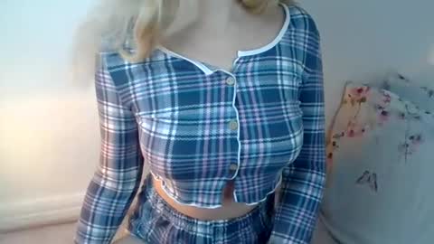 Ella online show from February 26, 12:14 pm