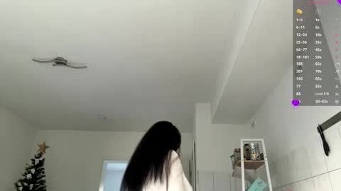 Snapshot of wildahankin chatting on October 17, 7:00 am Mia online show from October 17, 7:00 am