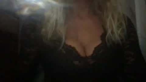 Snapshot of wildandjung chatting on July 12, 11:40 pm Liesbeth online show from July 12, 11:40 pm