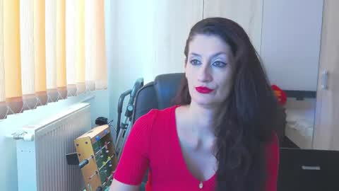 Snapshot of wildbea23 chatting on February 17, 8:52 am Bea online show from February 17, 8:52 am