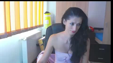 Snapshot of wildbea23 chatting on September 12, 6:35 am Bea online show from September 12, 6:35 am