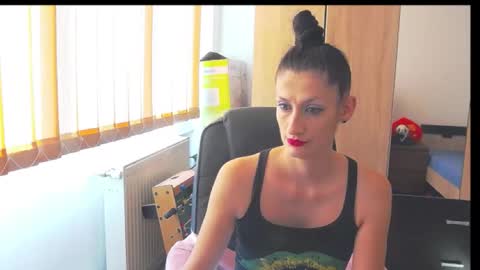 Snapshot of wildbea23 chatting on September 23, 6:49 am Bea online show from September 23, 6:49 am