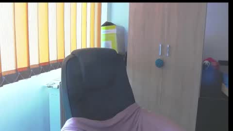 Snapshot of wildbea23 chatting on September 30, 7:13 am Bea online show from September 30, 7:13 am
