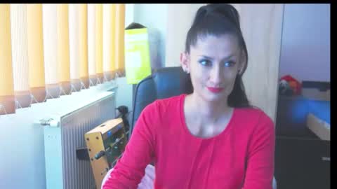 Snapshot of wildbea23 chatting on October 4, 8:34 am Bea online show from October 4, 8:34 am