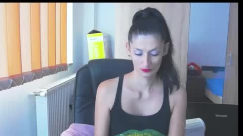 Snapshot of wildbea23 chatting on October 8, 7:28 am Bea online show from October 8, 7:28 am