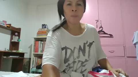 Snapshot of wildbrownchick69 chatting on January 19, 10:49 pm WildChick online show from January 19, 10:49 pm