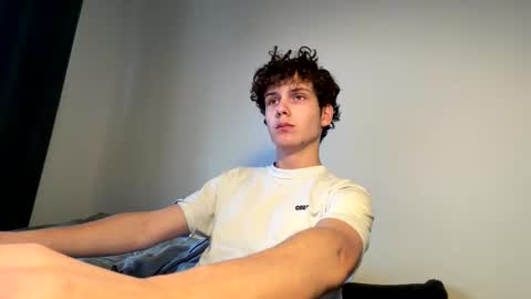 wilddesire18 online show from February 14, 3:42 pm