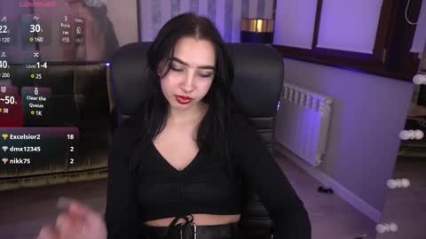 Snapshot of wildkittenx_ chatting on February 27, 3:25 am Alena online show from February 27, 3:25 am