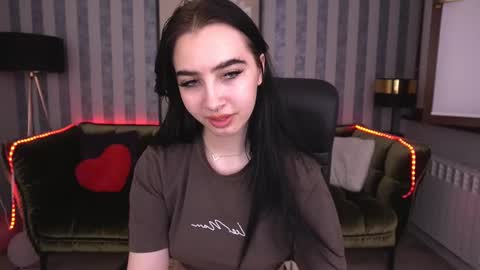 Snapshot of wildkittenx_ chatting on March 12, 5:49 pm Alena online show from March 12, 5:49 pm