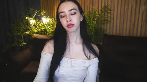 Snapshot of wildkittenx_ chatting on October 31, 7:09 am Alena online show from October 31, 7:09 am