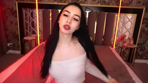 Snapshot of wildkittenx_ chatting on November 28, 7:00 am Alena online show from November 28, 7:00 am