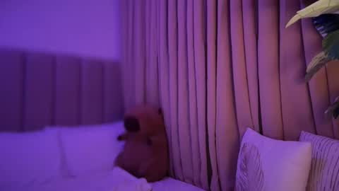 CHRISTINE online show from February 14, 4:42 am