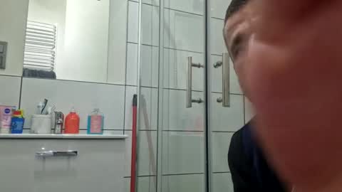 Snapshot of wildmike93 chatting on February 22, 8:13 am wildmike93 online show from February 22, 8:13 am