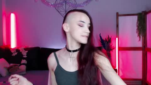 Snapshot of wildorchid_ chatting on December 8, 1:35 am Master Kieran hehim online show from December 8, 1:35 am