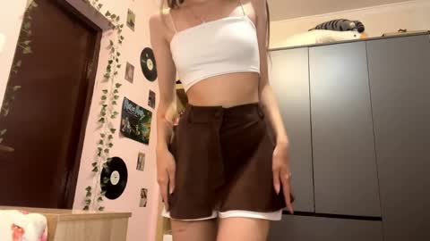 wildpeachh online show from April 22, 5:03 pm