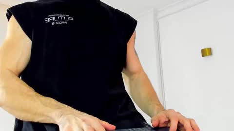 will_ferrari300 online show from December 19, 6:31 am