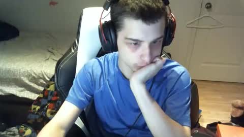 willfro_ online show from December 20, 5:14 am