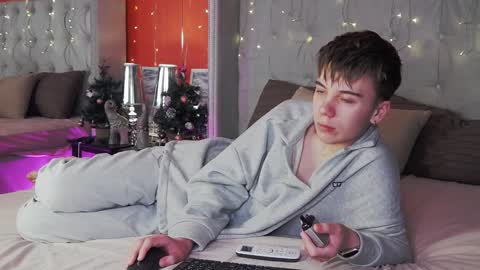 will online show from December 24, 6:00 am