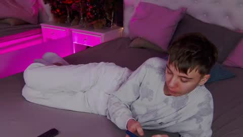 will online show from January 3, 10:19 pm