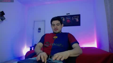 Snapshot of william_steel_ chatting on April 28, 9:58 am William Steel online show from April 28, 9:58 am