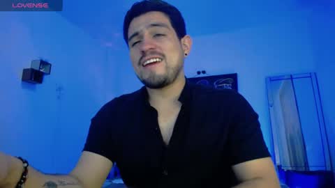 Snapshot of william_steel_ chatting on May 20, 12:11 pm William Steel online show from May 20, 12:11 pm