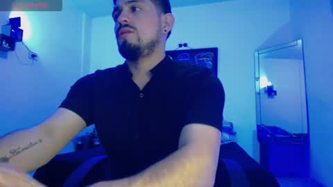 Snapshot of william_steel_ chatting on June 2, 12:01 am William Steel online show from June 2, 12:01 am