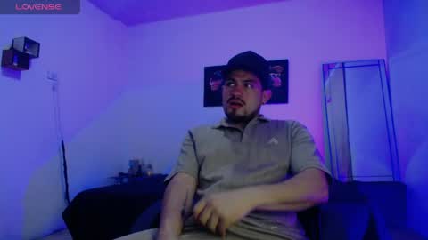 Snapshot of william_steel_ chatting on June 9, 11:11 am William Steel online show from June 9, 11:11 am