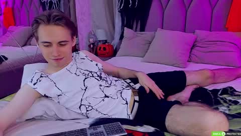 Snapshot of williamdyson chatting on October 25, 3:14 am William online show from October 25, 3:14 am