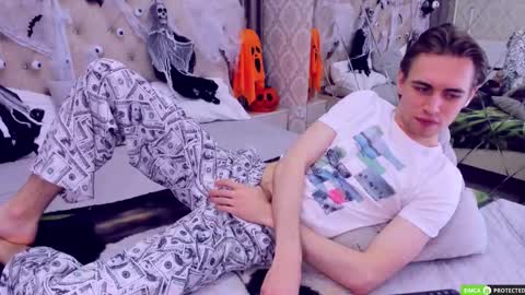 Snapshot of williamdyson chatting on October 27, 3:43 am William online show from October 27, 3:43 am