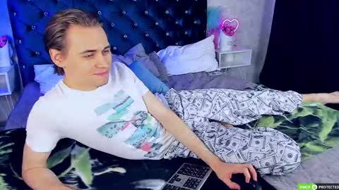 Snapshot of williamdyson chatting on November 3, 4:03 am William online show from November 3, 4:03 am