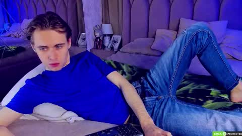 Snapshot of williamdyson chatting on November 23, 4:23 am William online show from November 23, 4:23 am