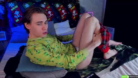 Snapshot of williamdyson chatting on December 14, 3:45 am William online show from December 14, 3:45 am