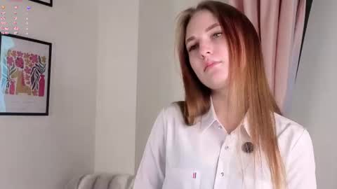 Snapshot of williapabey chatting on June 18, 1:17 am Sarah online show from June 18, 1:17 am