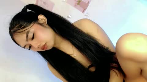 LE XI online show from February 20, 8:53 pm