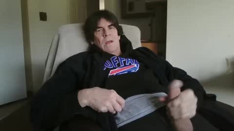 Snapshot of willtie26 chatting on January 2, 6:23 pm willtie26 online show from January 2, 6:23 pm