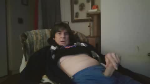 Snapshot of willtie26 chatting on February 10, 1:24 am willtie26 online show from February 10, 1:24 am