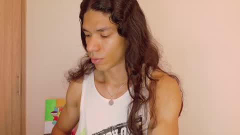 Snapshot of willy_veins chatting on June 4, 9:48 am willy_veins online show from June 4, 9:48 am