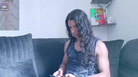 willy_veins online show from August 5, 7:38 pm