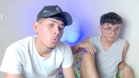 Snapshot of willyams_logan chatting on December 18, 9:32 pm Daniel y Breiner online show from December 18, 9:32 pm