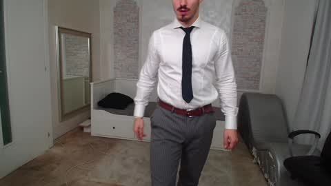 WilsonJules online show from December 13, 5:32 pm