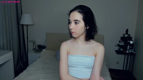 Amalia and Mia online show from January 6, 7:09 am